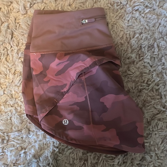 NO LONGER SOLD BRAND NEW Pink Camo Lululemon Speed Ups - Picture 1 of 5